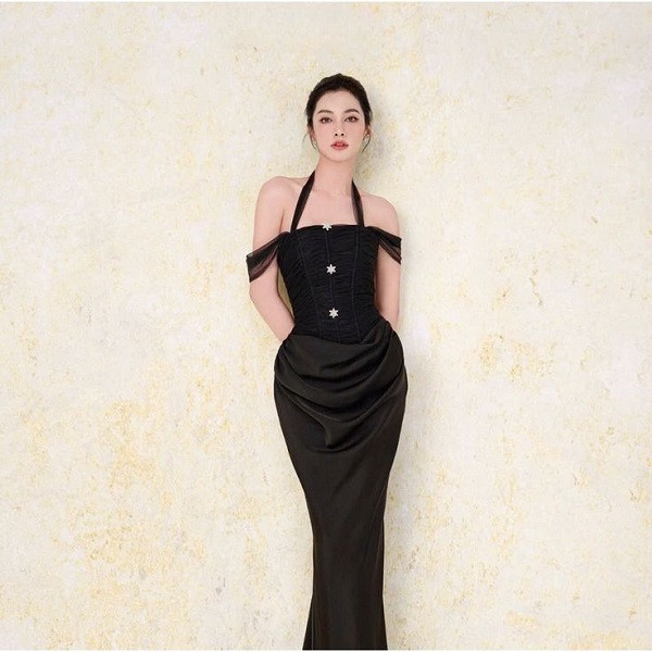 Cập nhật những mẫu đầm dự tiệc mới nhất sang trọng và cao cấp