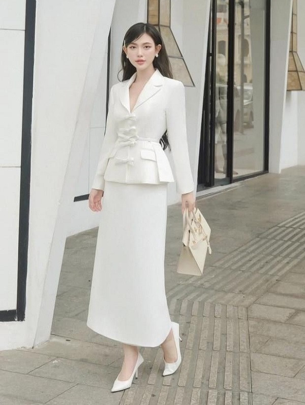 Những mẫu váy trắng dự tiệc cao cấp, đẹp nhất hiện nay