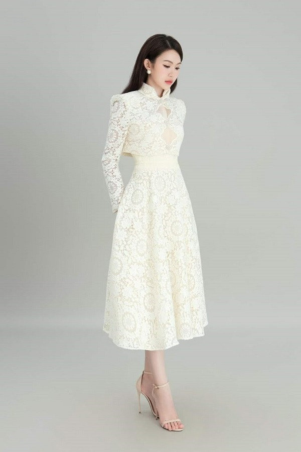 Điểm danh những mẫu váy dài đẹp nhất cho quý cô dự tiệc sang trọng