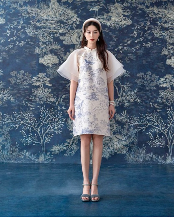 Điểm danh những mẫu váy dài đẹp nhất cho quý cô dự tiệc sang trọng