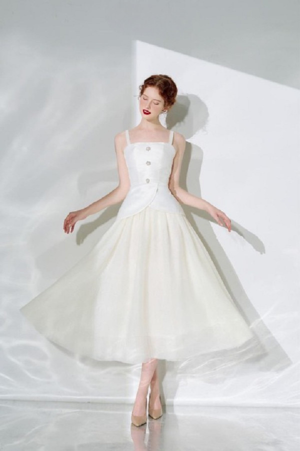 Điểm danh những mẫu váy dài đẹp nhất cho quý cô dự tiệc sang trọng