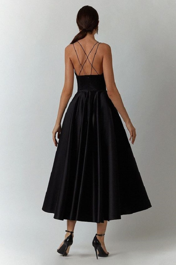 Gợi ý những kiểu váy đi đám cưới cho giới trẻ