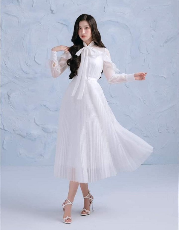 Những mẫu váy trắng dự tiệc cao cấp, đẹp nhất hiện nay