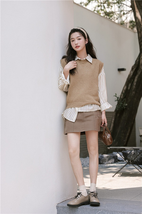 Mặc váy chữ A nên mang giày gì? Cách phối giày với chân váy