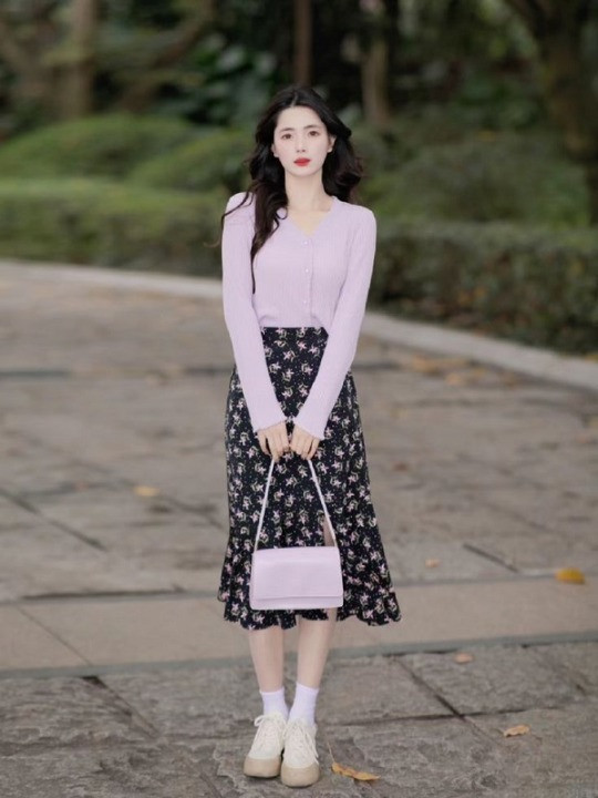 Mặc váy chữ A nên mang giày gì? Cách phối giày với chân váy