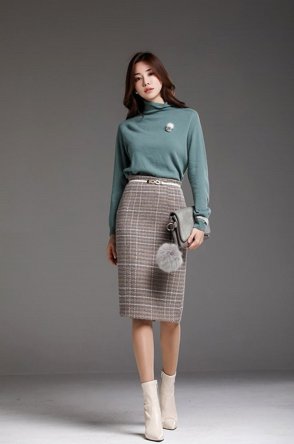 Mặc váy chữ A nên mang giày gì? Cách phối giày với chân váy