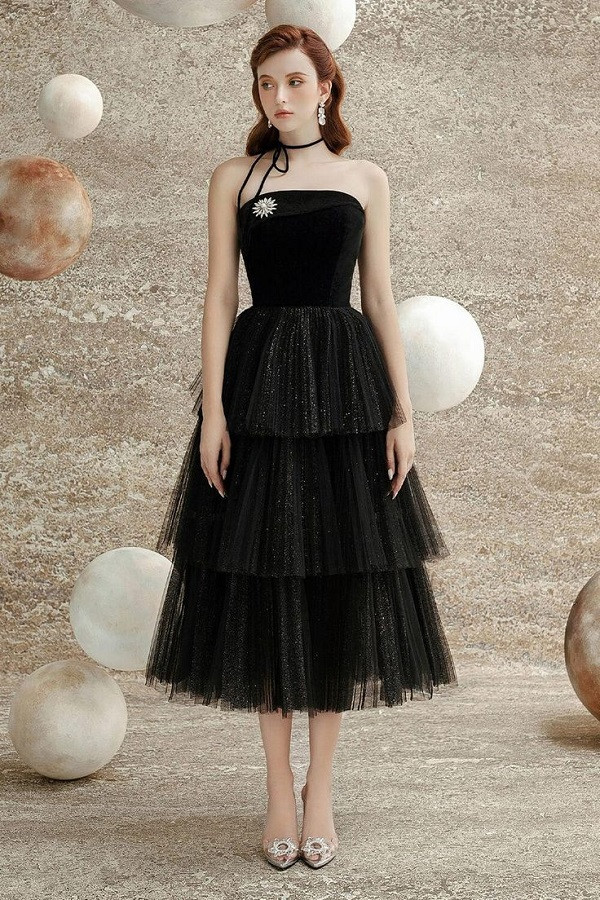 Những mẫu đầm đen dự tiệc sang trọng, trẻ trung, xu hướng thời trang mới