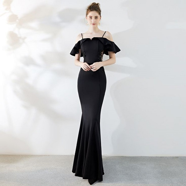 Những mẫu đầm đen dự tiệc sang trọng, trẻ trung, xu hướng thời trang mới