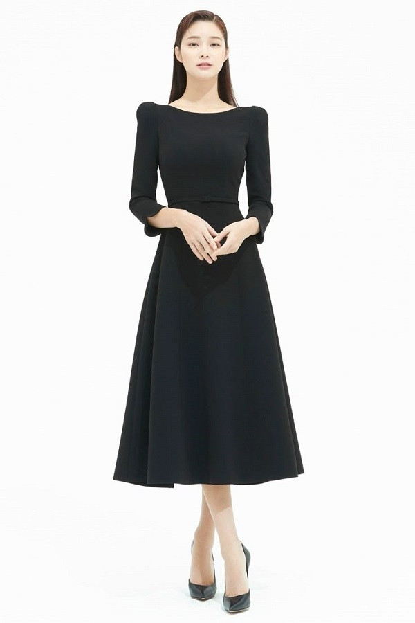 Những mẫu đầm đen dự tiệc sang trọng, trẻ trung, xu hướng thời trang mới