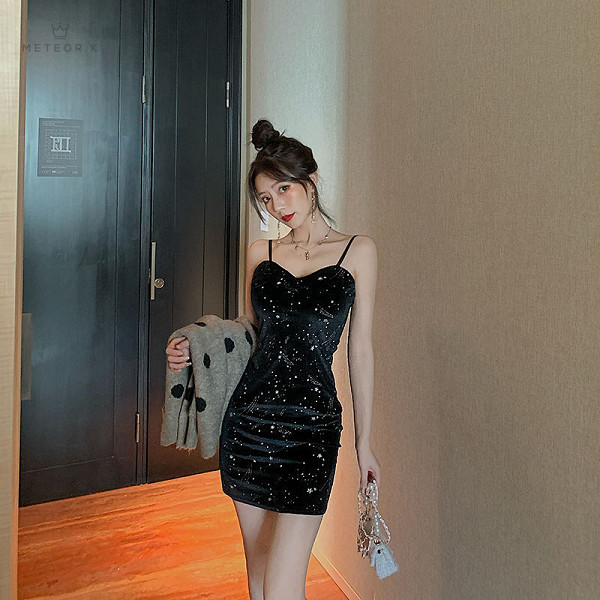 Tổng hợp mẫu váy kim tuyến lấp lánh, kiêu sa