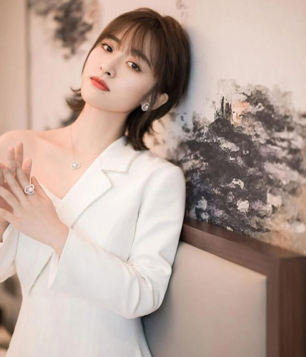 TOP 10 mẫu đầm lệch vai tôn dáng tuyệt vời, hot nhất hiện nay