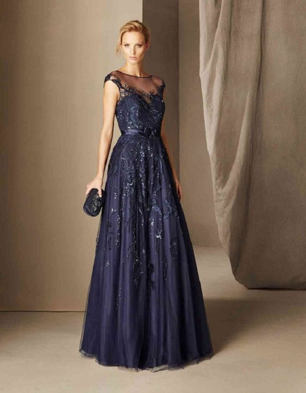 Top những kiểu áo đầm dự tiệc cưới tuổi 40 được yêu thích hiện nay