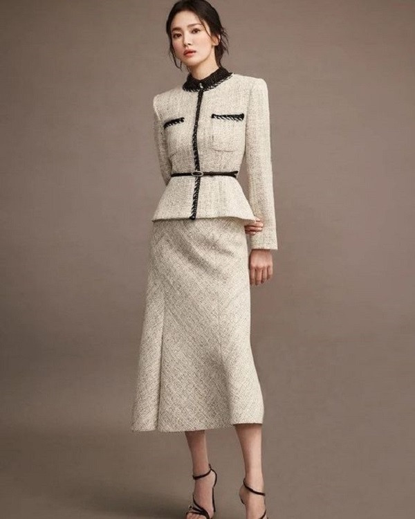 Top những kiểu áo đầm dự tiệc cưới tuổi 40 được yêu thích hiện nay